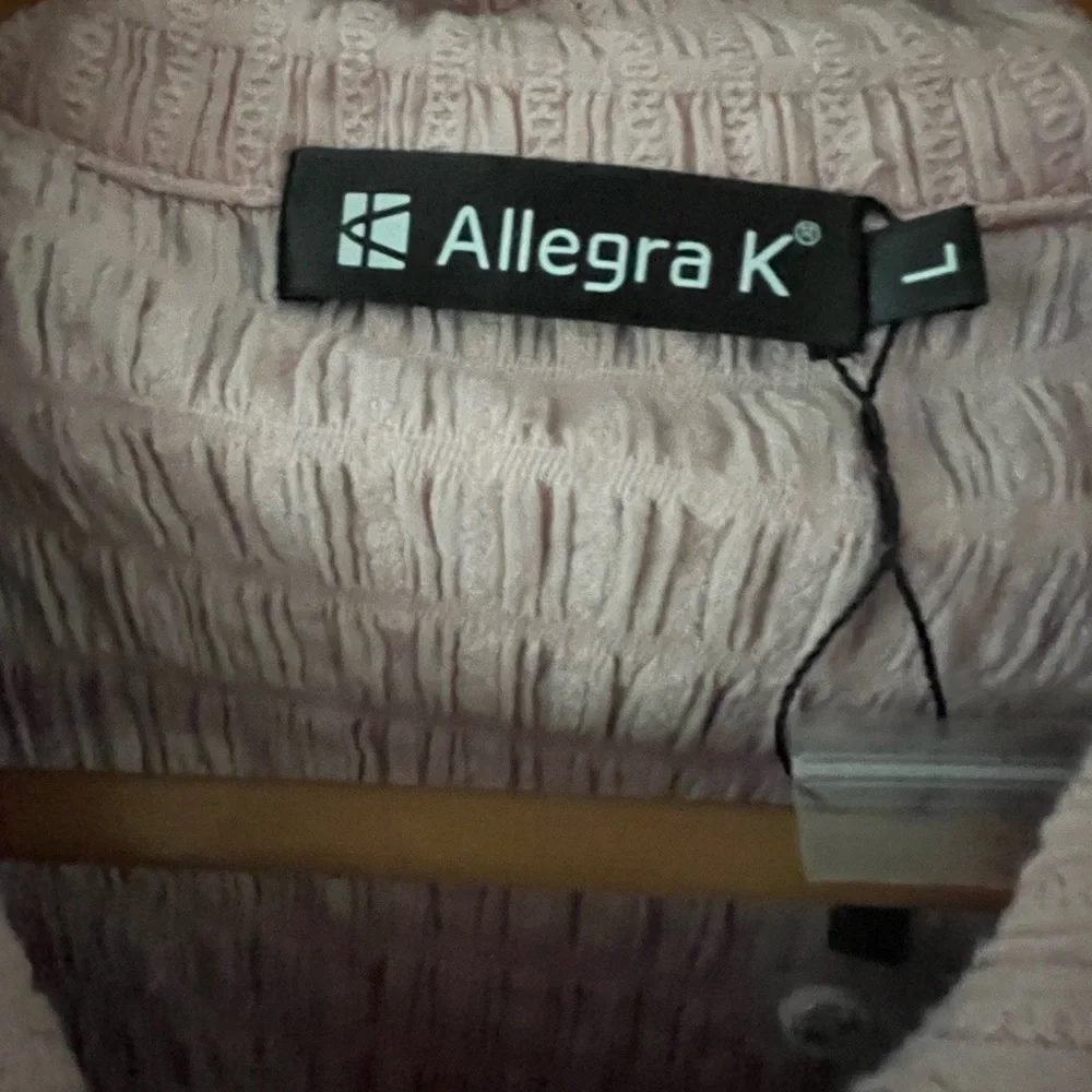 PINK BUTTON DOWN SHORT SLEEVE PETER PAN COLLAR SHIRT - Picture 2 of 5